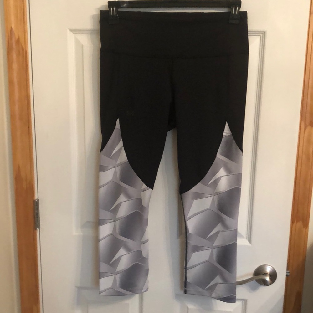 Large Under Armour black and grey cropped leggings with back waistband pocket
